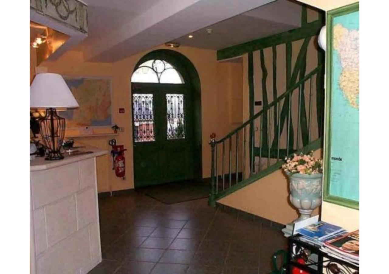 Hotel De La Tour Pont-de-l'Arche Ngoại thất bức ảnh
